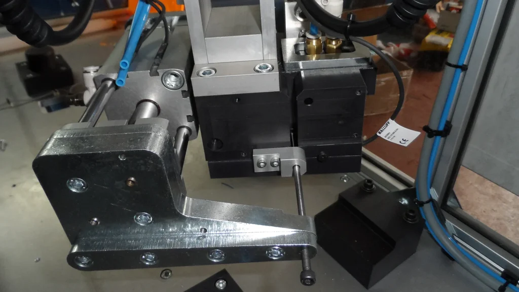 ÇALIŞMA VE MONTAJ MASALARI ÇALIŞMA VE MONTAJ MASALARI